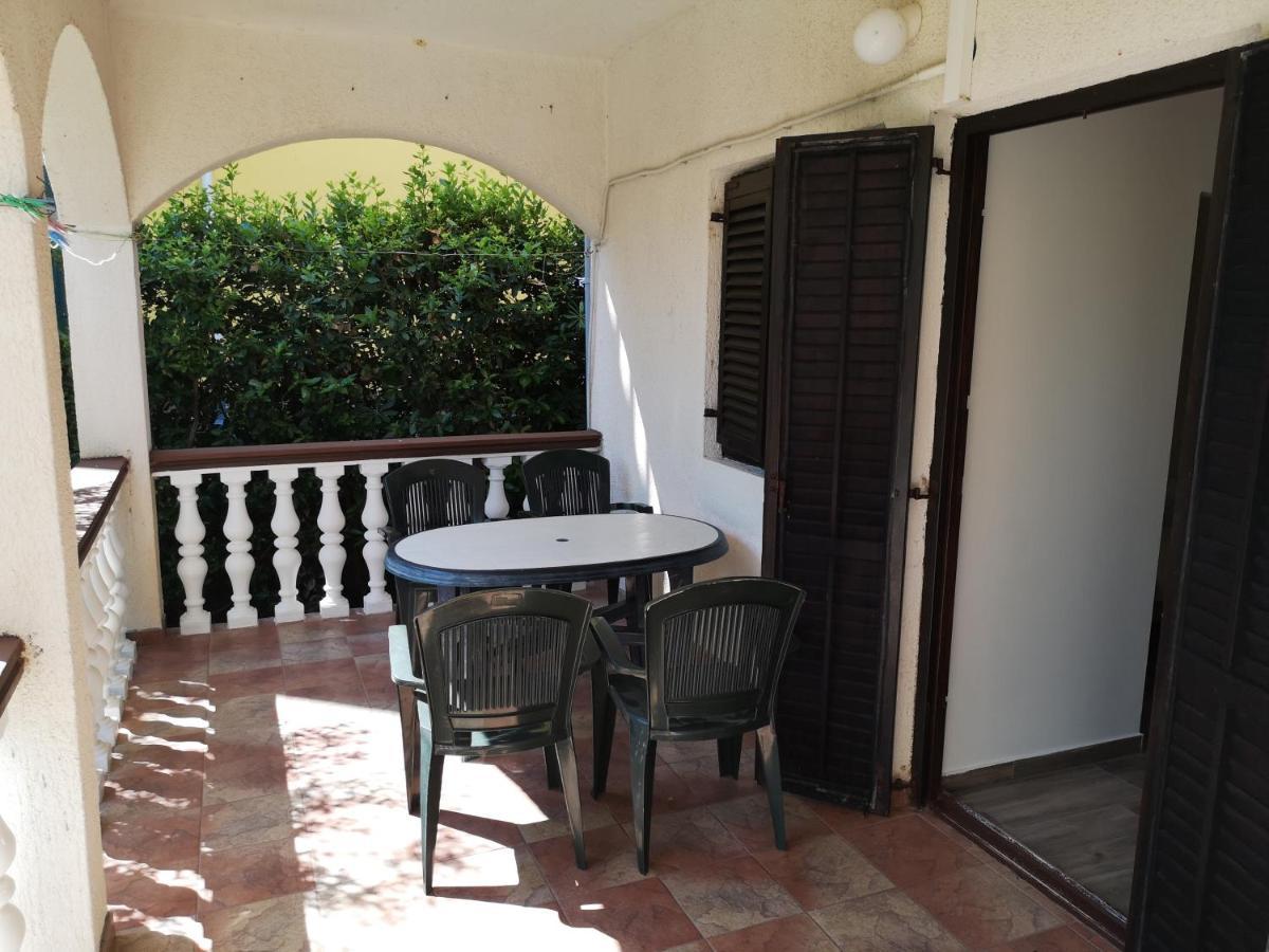 Apartments Mint Povljana - 50M From Sandy Beach Екстериор снимка